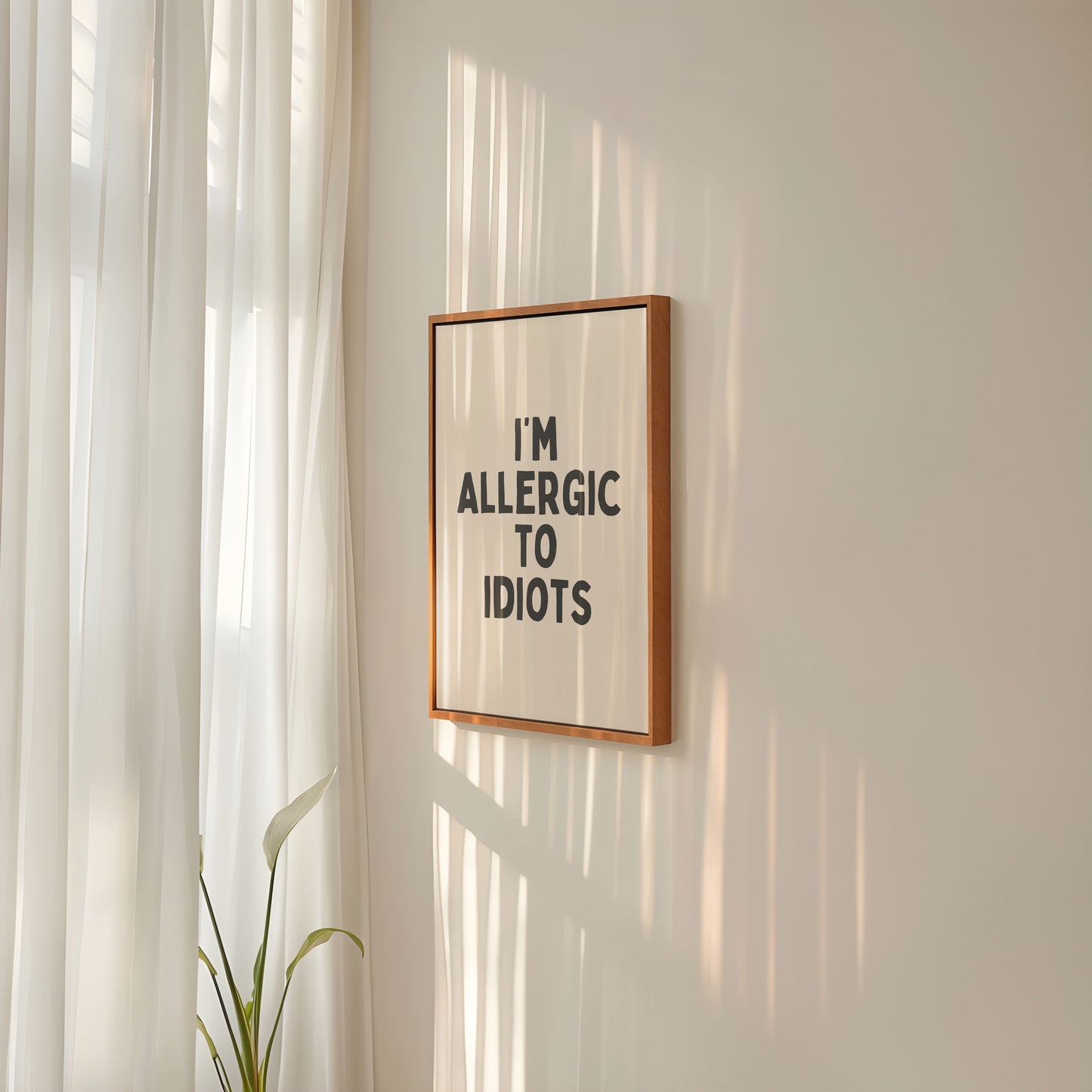 Ik ben allergisch voor idioten - Black & Cream Artprint